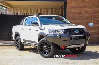 TOYOTA HILUX N80 RUGGED X VAPOR MATTE BLACK